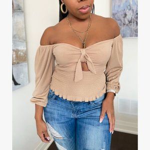 💐 (NWT) Smocked Keyhole Off-Shoulder Top - Khaki